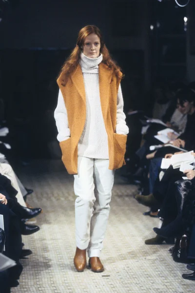 Look 25